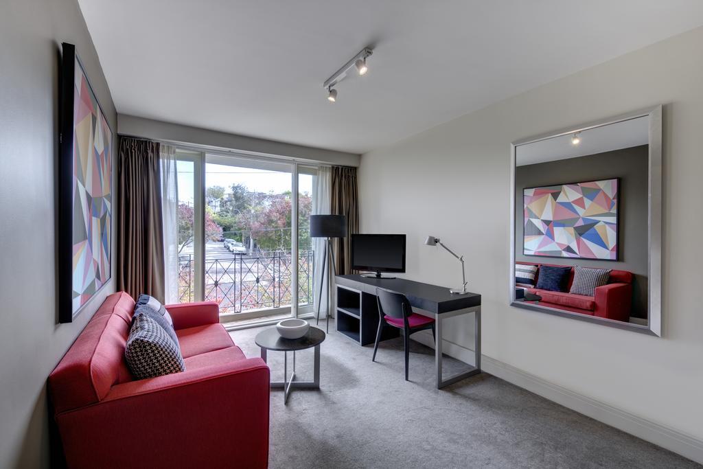 Adina Apartment Hotel South Yarra Мелбърн Екстериор снимка