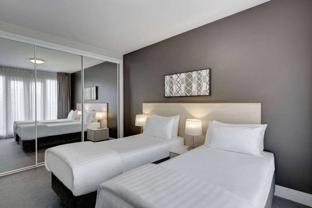 Adina Apartment Hotel South Yarra Мелбърн Екстериор снимка