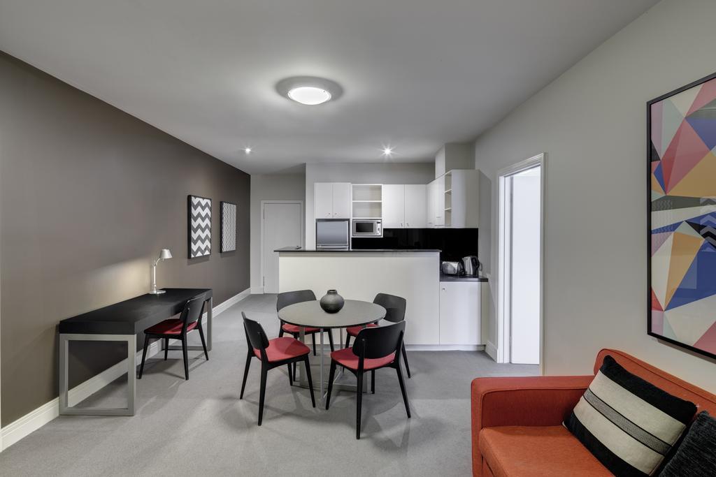 Adina Apartment Hotel South Yarra Мелбърн Екстериор снимка
