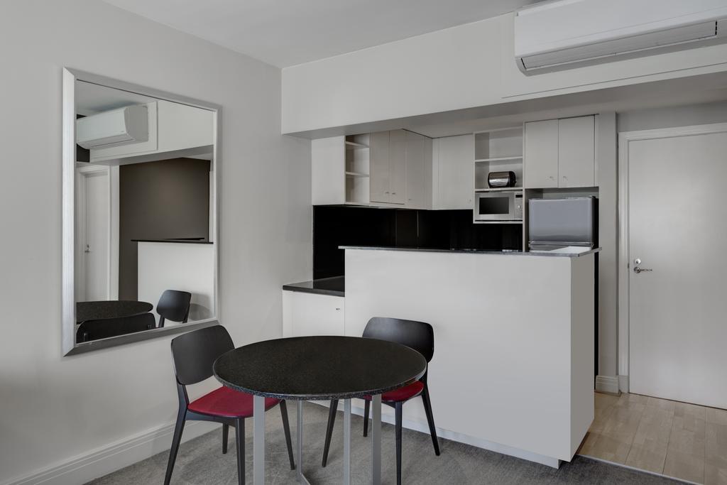 Adina Apartment Hotel South Yarra Мелбърн Екстериор снимка