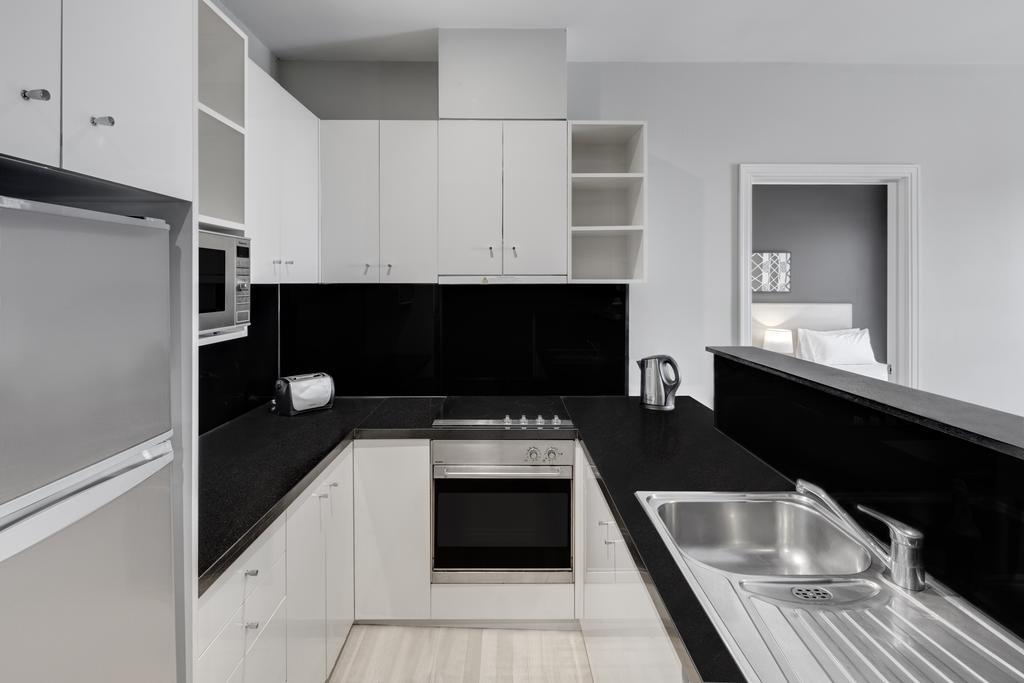 Adina Apartment Hotel South Yarra Мелбърн Екстериор снимка