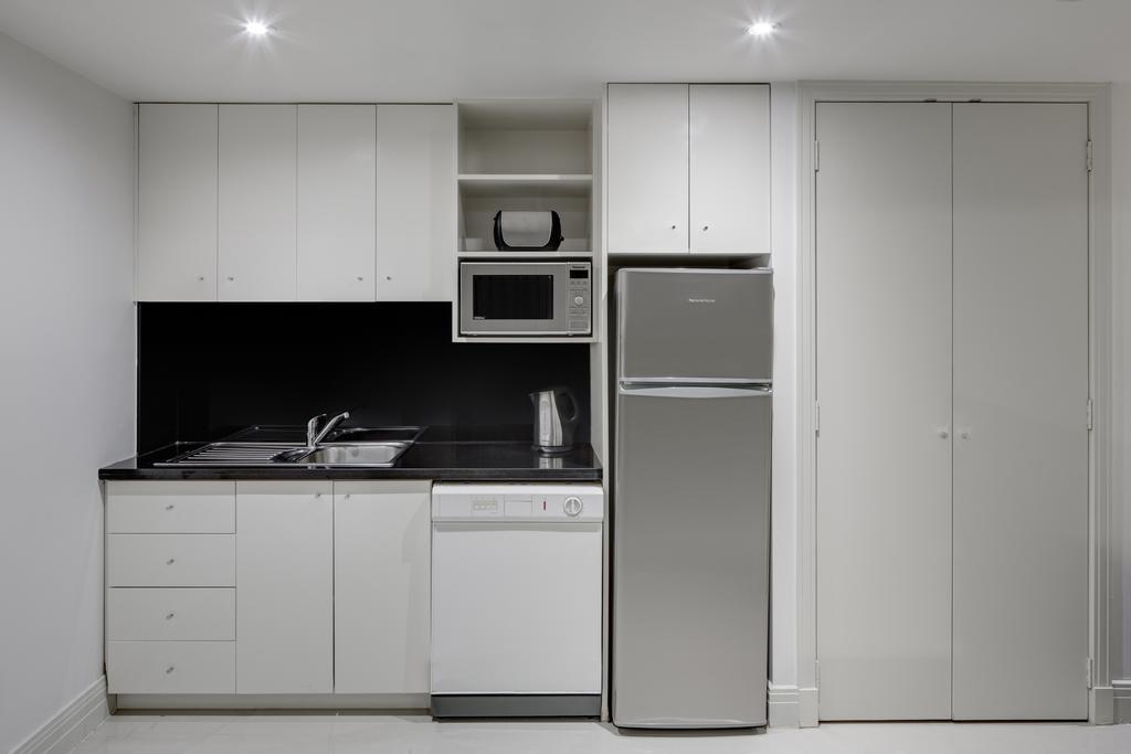 Adina Apartment Hotel South Yarra Мелбърн Екстериор снимка