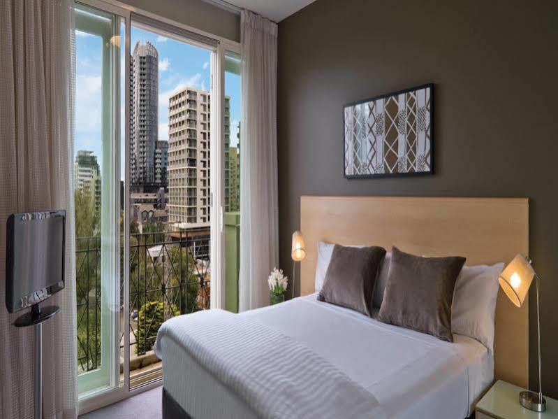 Adina Apartment Hotel South Yarra Мелбърн Екстериор снимка