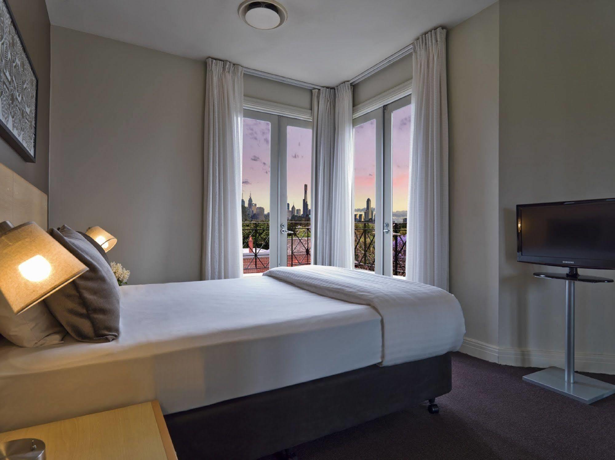 Adina Apartment Hotel South Yarra Мелбърн Екстериор снимка